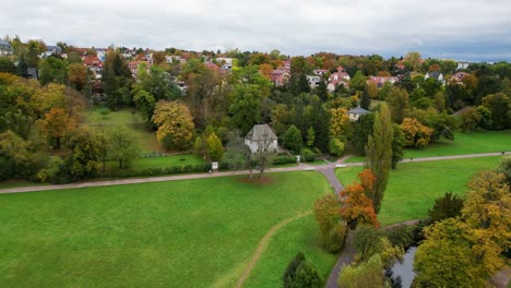 mejor vista aérea de arriba vuelo weimar jardín casa thuringia parque alemán otoño 23