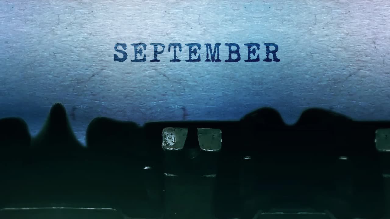 Settembre scritto a macchina su una macchina da scrivere vintage