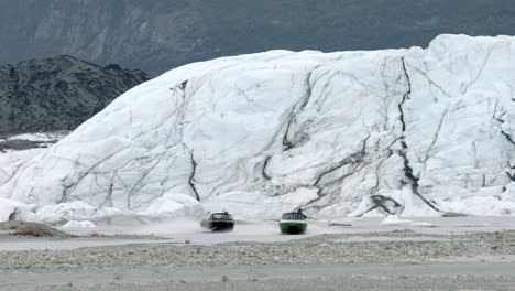 Jet-Boats-On-River-With-Glaciers-In-Background-In-Alaska,-United-States---Boat-Tour