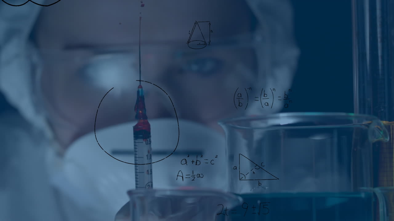 animación de ecuaciones matemáticas sobre una científica que sostiene una jeringa