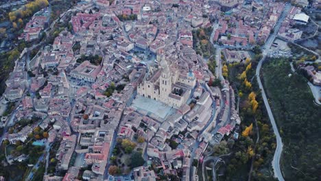 Mittelalterliche-Kathedrale-Mitten-In-Der-Stadt