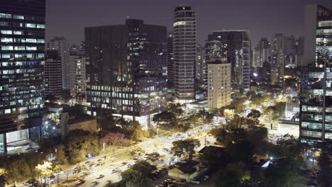 lapso de tiempo de edificios iluminados por la noche, sao paulo, brasil