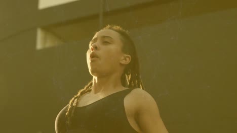 animación de conexiones sobre una mujer biracial en forma sacudiendo la cabeza