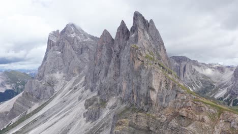 Distinctive-Fermeda-Towers-of-Seceda,-Italian-Dolomites