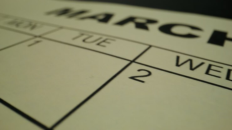 Primo piano di una pagina di calendario di marzo
