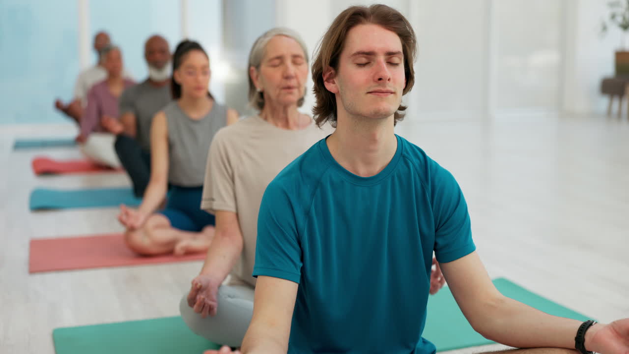 clase de meditación, club de yoga
