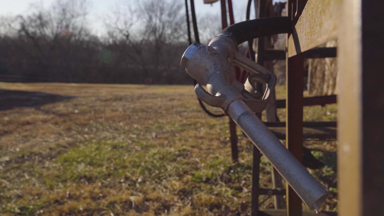 An old rusty gas pump