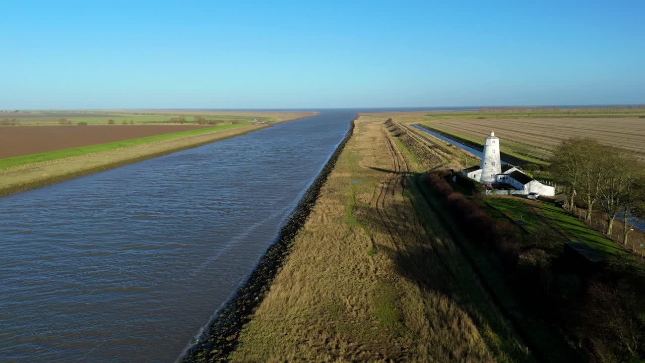 Veduta Aerea Ad Alta Quota Dello Storico Faro Sir Peter Scott A Sutton Bridge In Inverno.