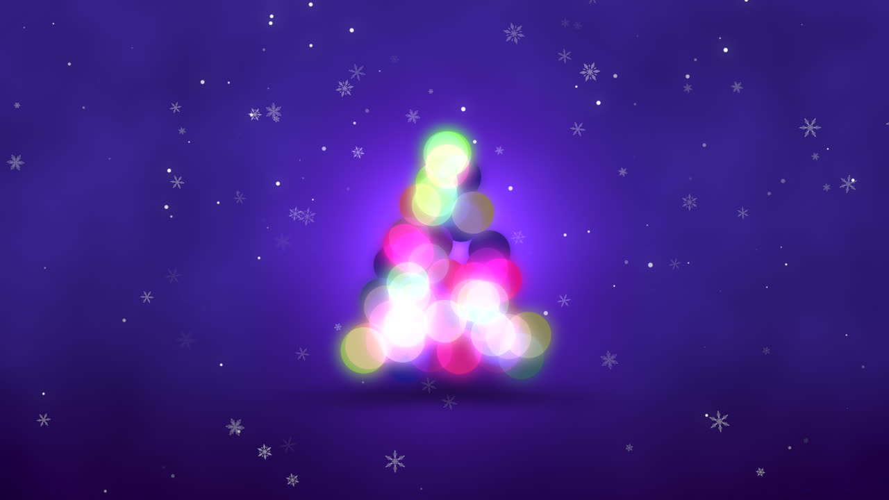 árbol de navidad colorido y nieve cayendo en gradiente púrpura