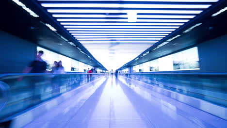 Hyperlapse-of-walking-in-the-airport