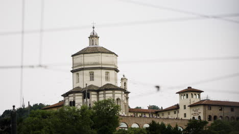 Chiesa-di-Santa-Maria-del-Monte-dei-Cappuccini-in-revealing-dolly-shot