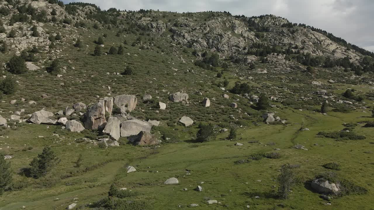 Veduta aerea di una montagna a La Cerdanya, Catalogna