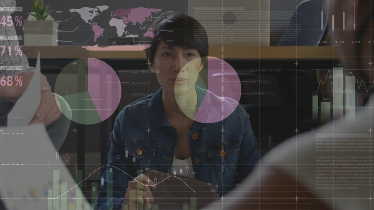 animación del procesamiento de datos financieros sobre diversas personas de negocios