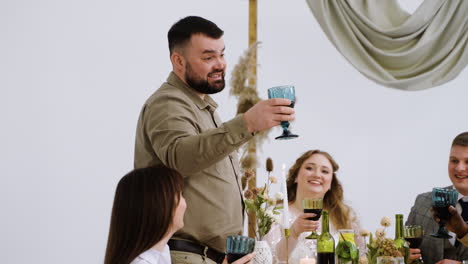 People-enjoying-the-banquet