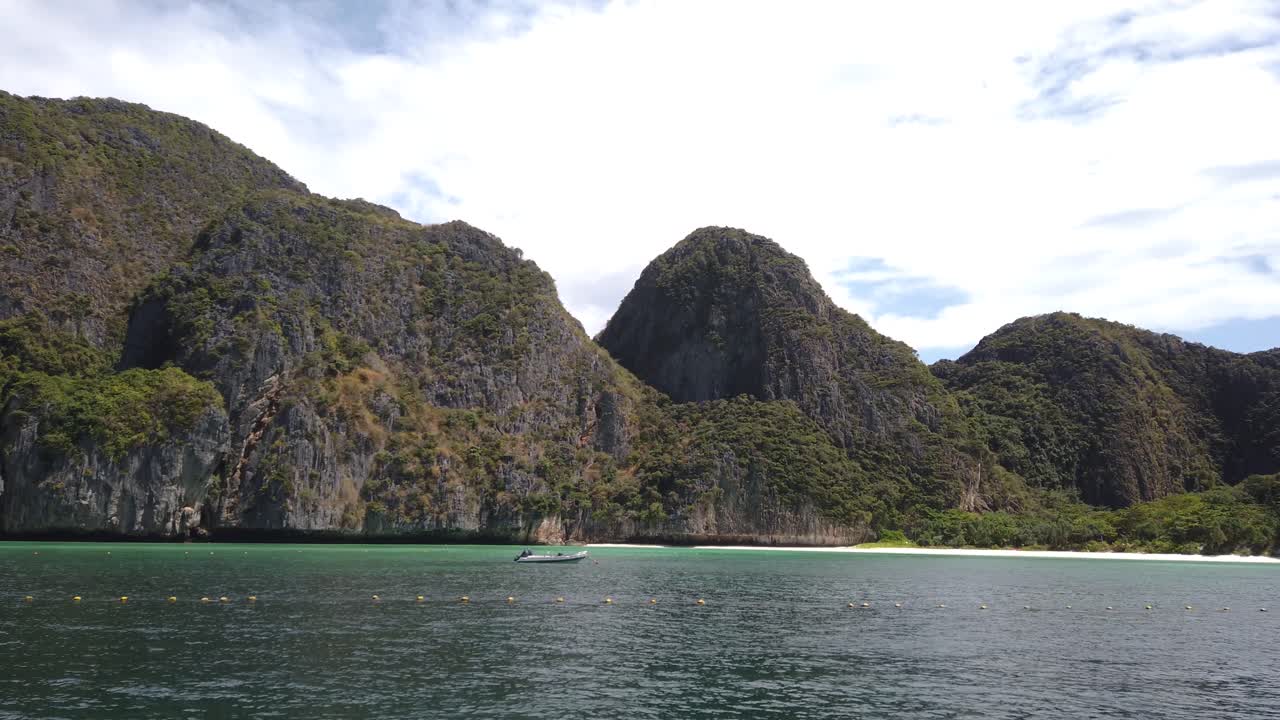 Beautiful pan of the landscape of Ko Phi Phi Le Island. A popular tropical destination in Thailand.