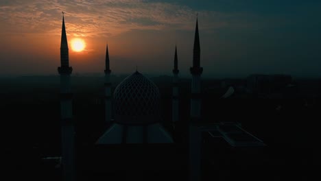 sultan salahuddin abdul aziz mosque.