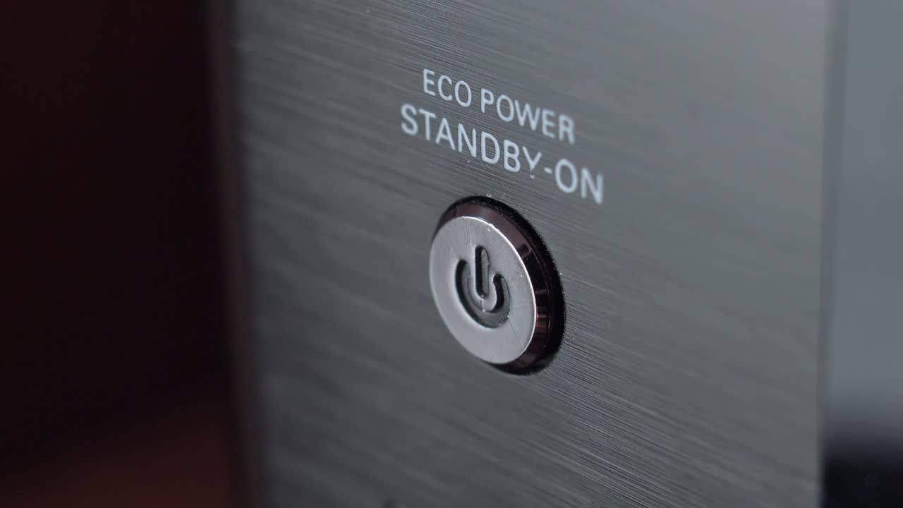 нажатие кнопки включения в режиме ожидания крупного плана