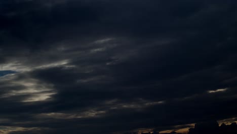 nubes nocturnas, cambio climático vídeo en lapso de tiempo