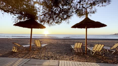 Turismo-De-Playa-Costa-Albanesa-En-El-Mar-Adriático