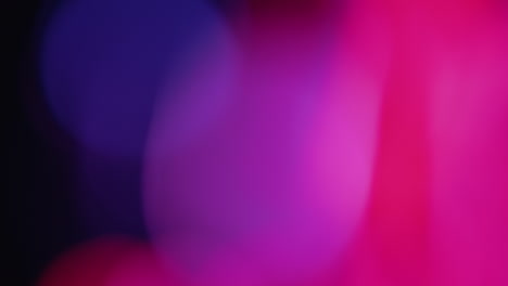 imágenes de fugas de luz multicolor sobre fondo negro, transiciones de superposiciones de fugas de destellos de lente