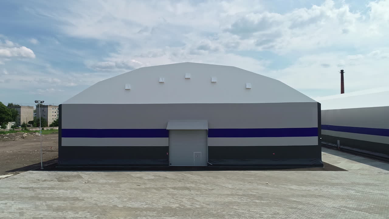 유럽 에 있는 거대 한 밀 과 곡물 저장 시설 - 공중 촬영 으로 밝혀진 것