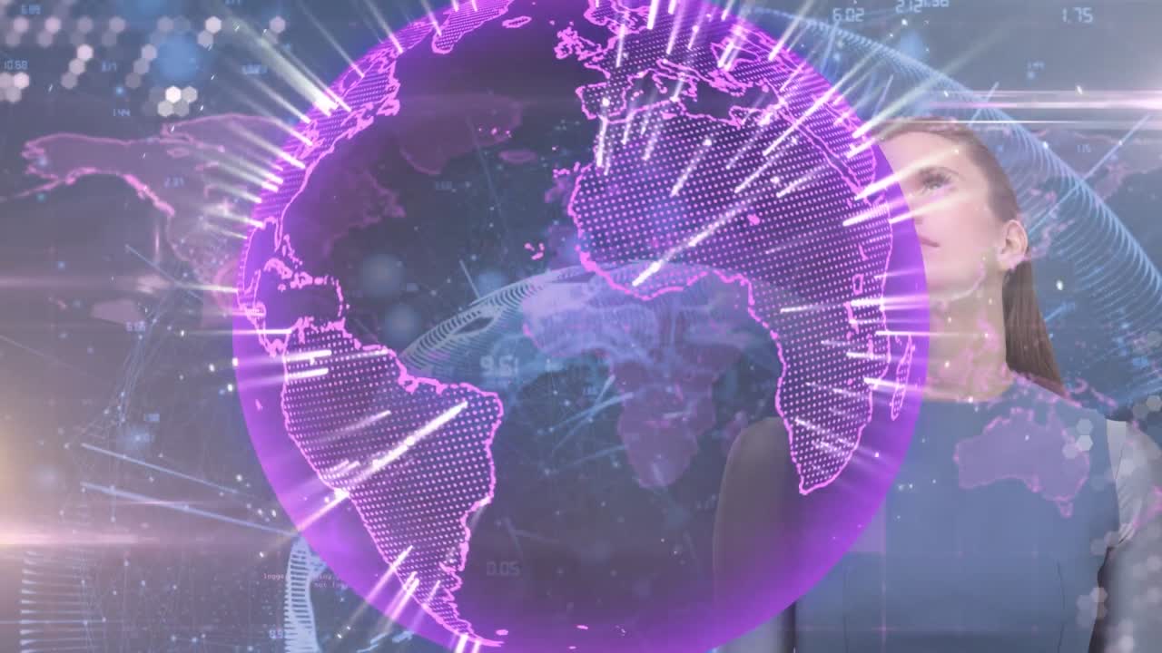 Animação de globo giratório sobre empresária caucasiana em frente a mapa-múndi em fundo azul.