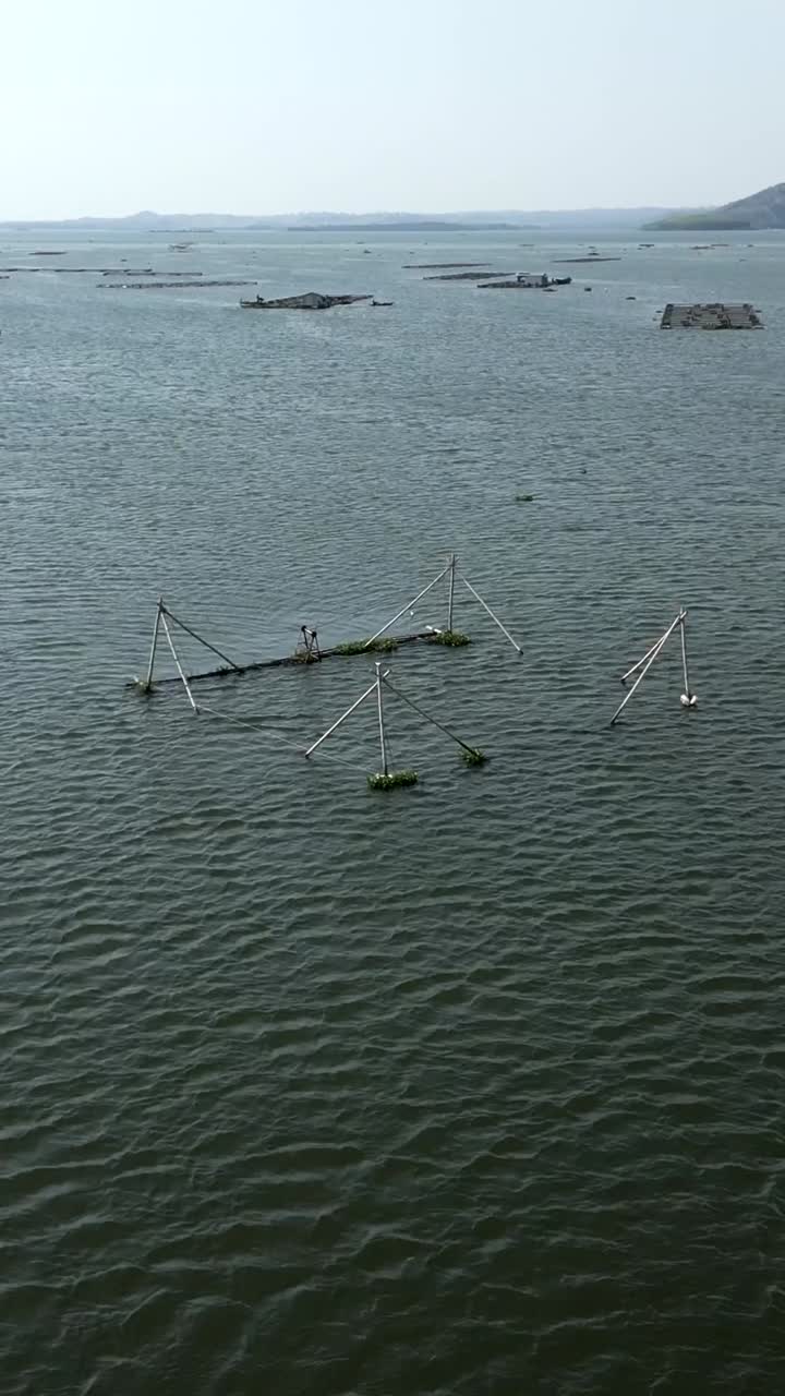 Lake fishing structure