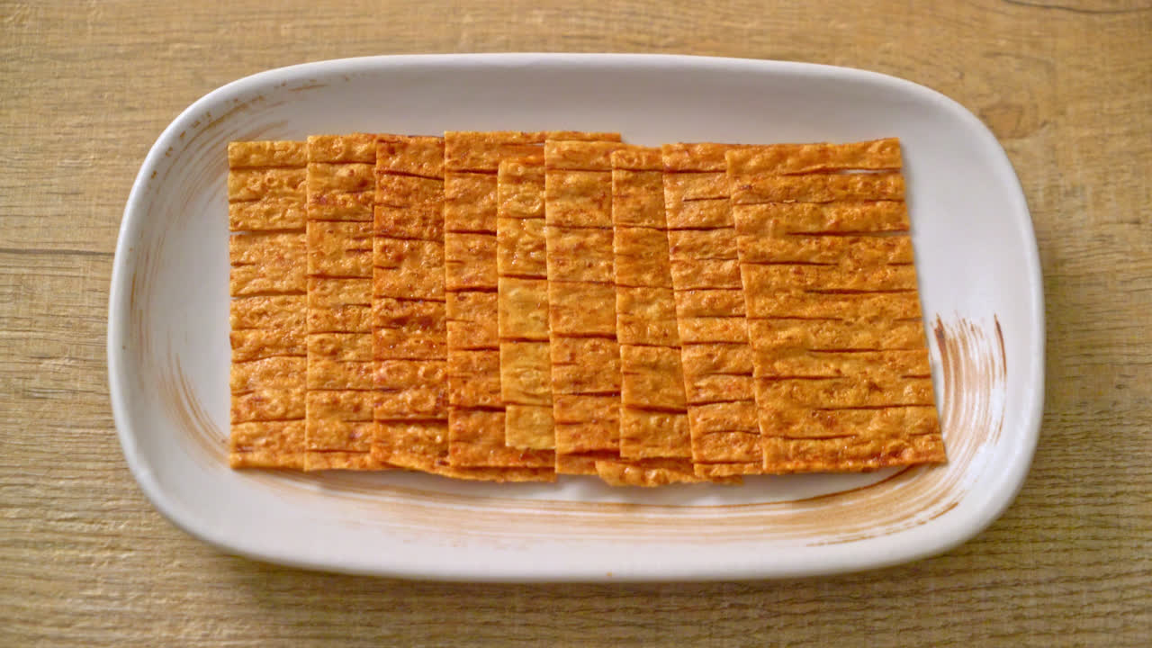 Snack de mariscos de calamar en placa