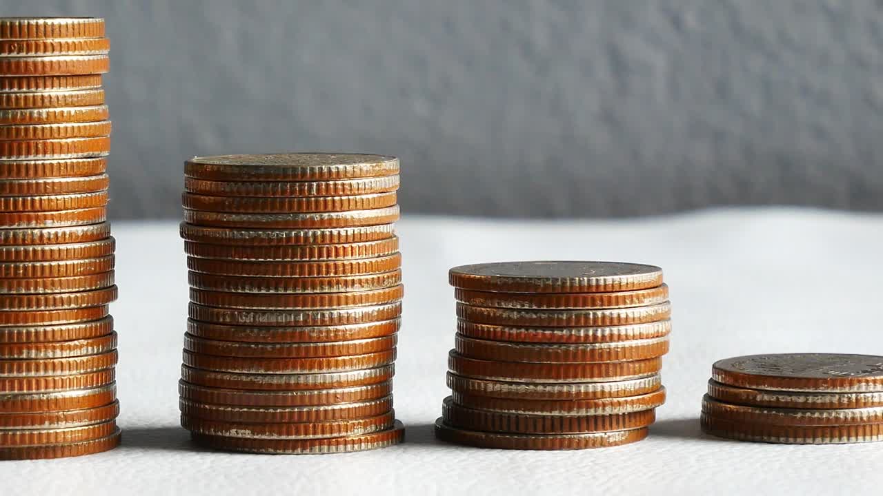 Imagens de Grupo de Moedas no Conceito de Poupança de Dinheiro