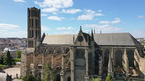 Cathedral-of-Saint-Etienne-at-Limoges,-France