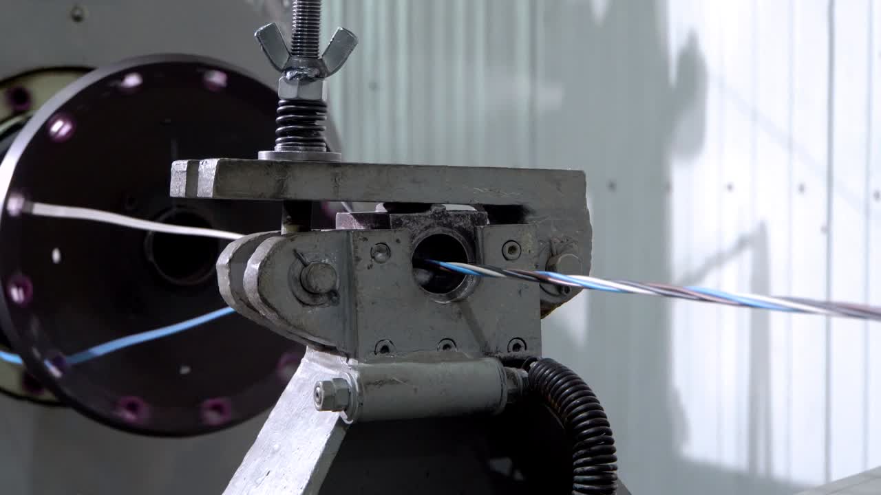 fabbrica per la produzione di fili elettrici per apparecchi elettrici e domestici