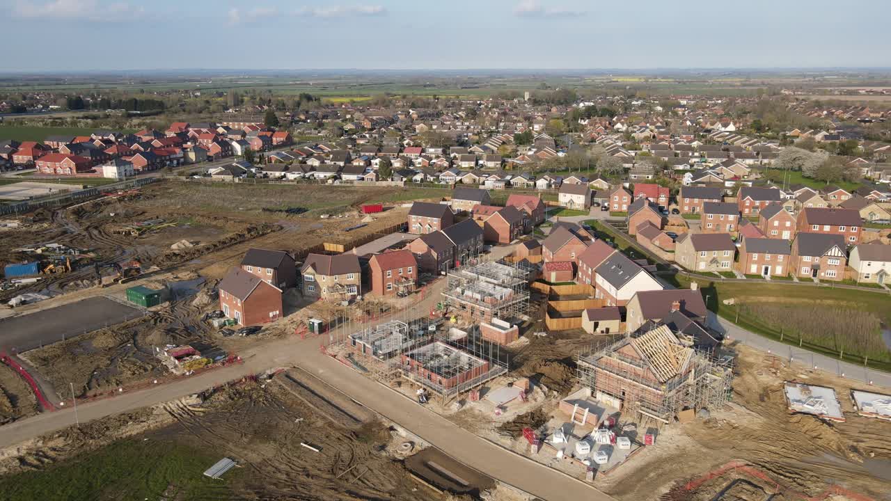 imágenes aéreas de casas de castaño construyendo contratistas en el sitio de dunholme en lincolnshire