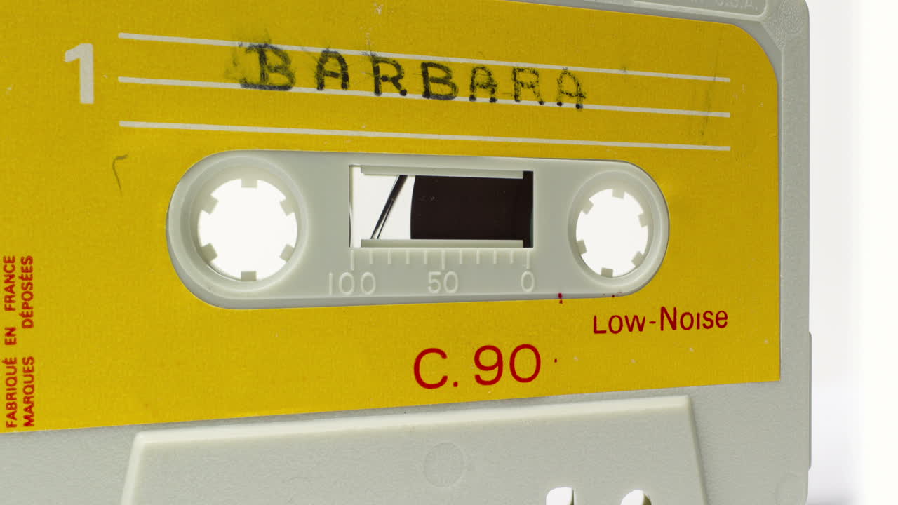 테이프 레코더 52