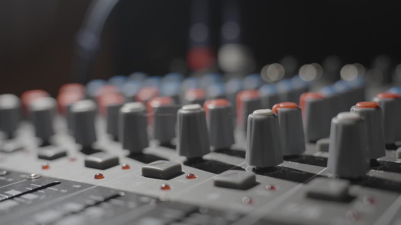 perillas y sombras del sistema mezclador de sonido, luces cambiantes