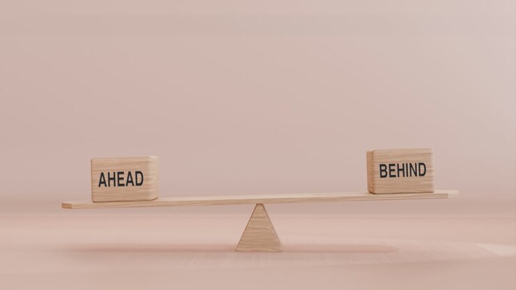 adelante y atrás equilibrando en el columpio
