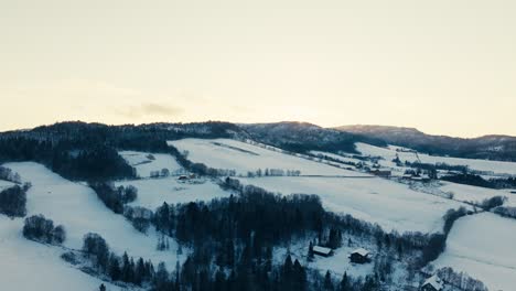 Paisaje-Invernal-De-Indre-Fosen-En-Noruega---Panorámica-Aérea