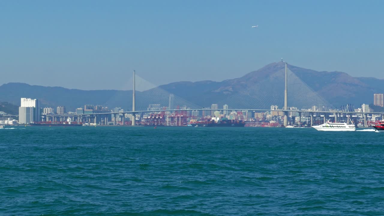 홍콩 항구의 페리 보트