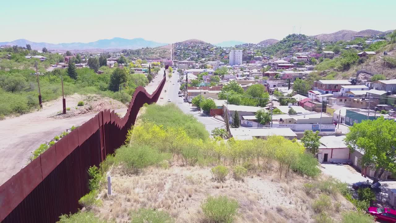 nogales 애리조나에서 미국 멕시코 국경에서 국경 벽 근처 국경 순찰 차량 서 경비를 통해 공중