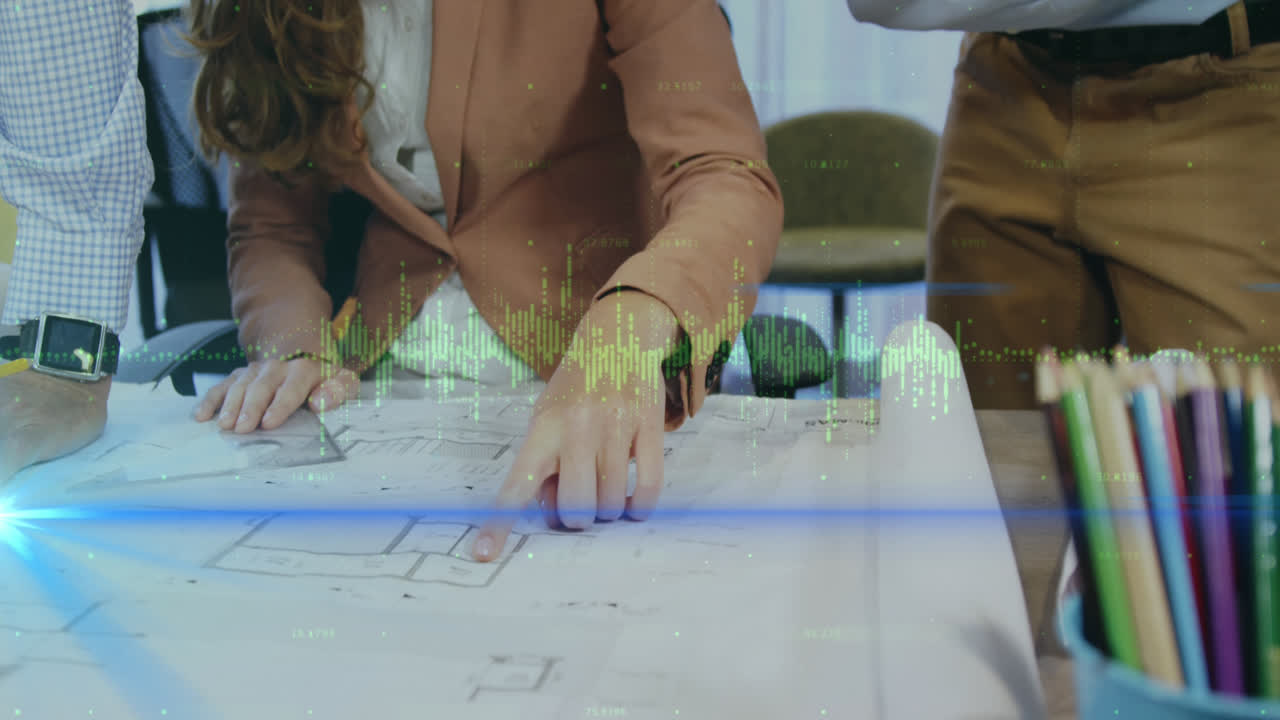 animación del procesamiento de datos financieros sobre la gente de negocios que trabaja