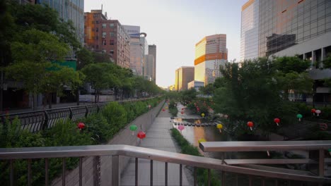 seoul canal at dawn