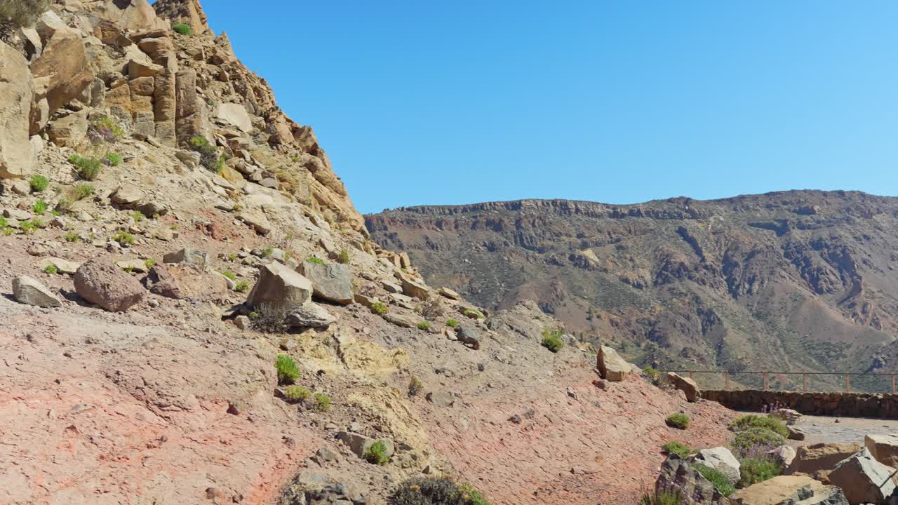 el majestuoso paisaje de roque cinchado y el valle en tenerife, panorámica