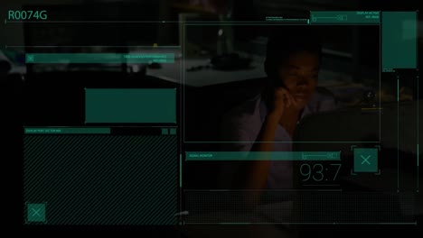 Animación-De-La-Interfaz-Con-Procesamiento-De-Datos-Sobre-Una-Mujer-Afroamericana-Que-Trabaja-Hasta-Tarde-En-La-Oficina
