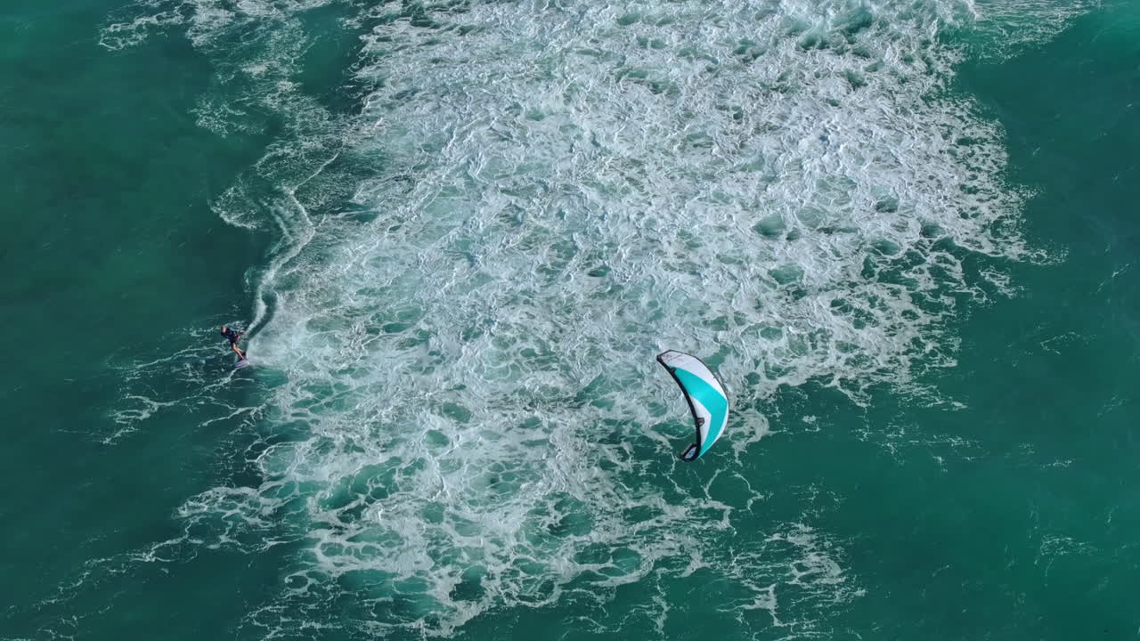 el kitesurf en el océano