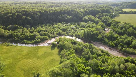 wraparound shot of drying riverbed in the country in tennessee