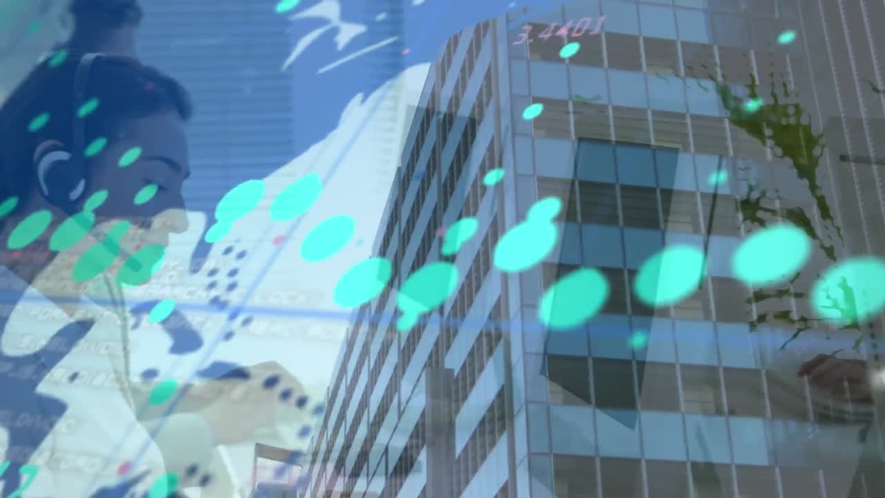 데이터 처리 및 도시 풍경의 애니메이션 카우카스 사업가들이 사무실에서