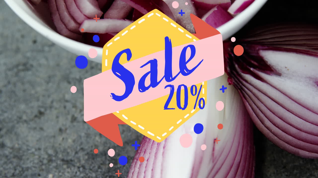 Animasi teks 'diskon 20%' di pita dalam heksagon di atas bawang bombay iris dalam mangkuk.