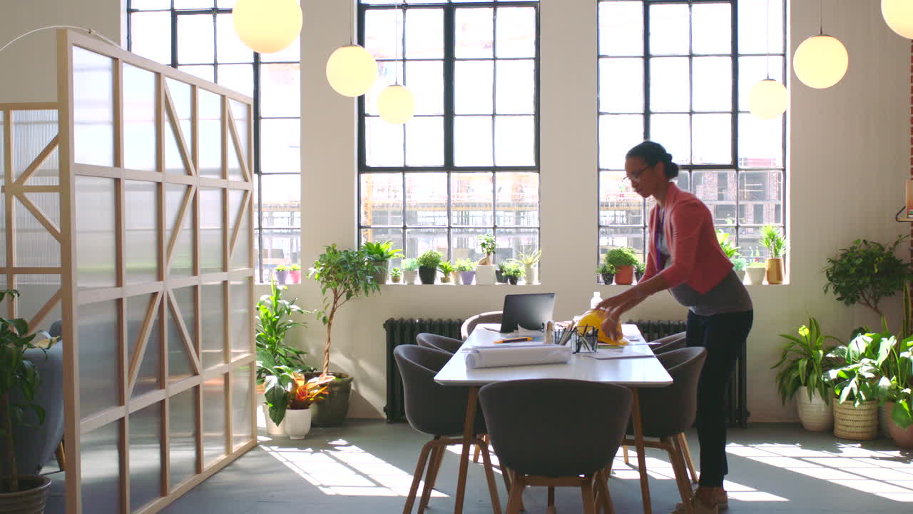 mujer arquitectura, planificación de planos