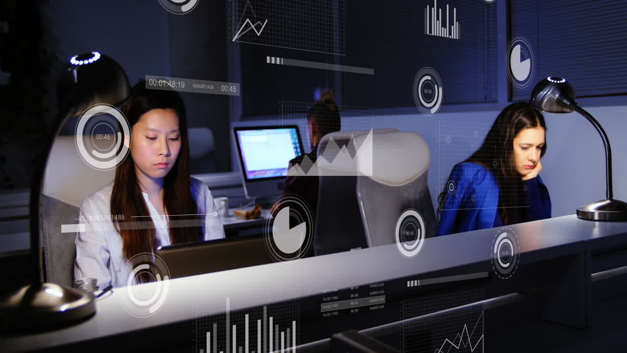 animación del procesamiento de datos sobre diversas personas de negocios que utilizan computadoras