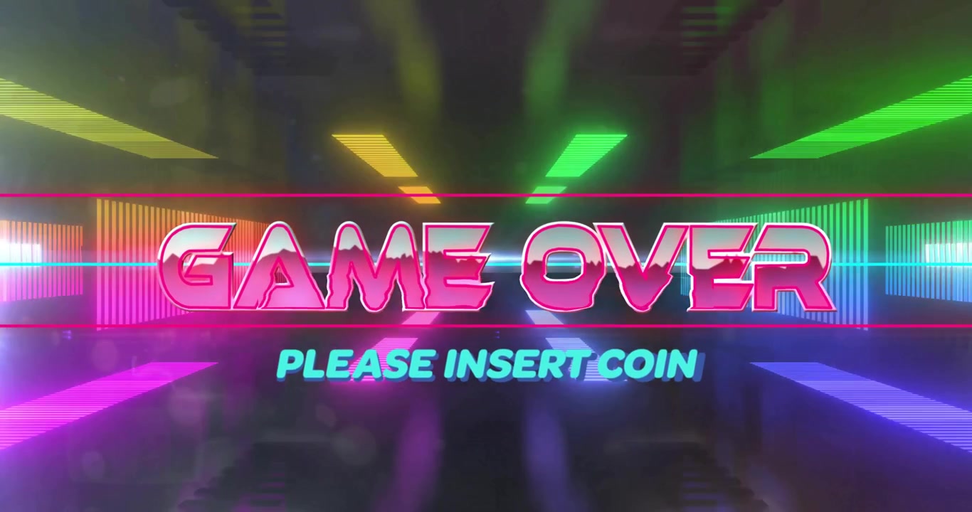 Barre al neon pulsanti che si aprono, mostrando "GAME OVER", con "PLEASE INSERT COIN" che appare, sollecitando l'inserimento di una moneta.