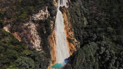 el chiflon waterfall cascading through chiapas' lush forests